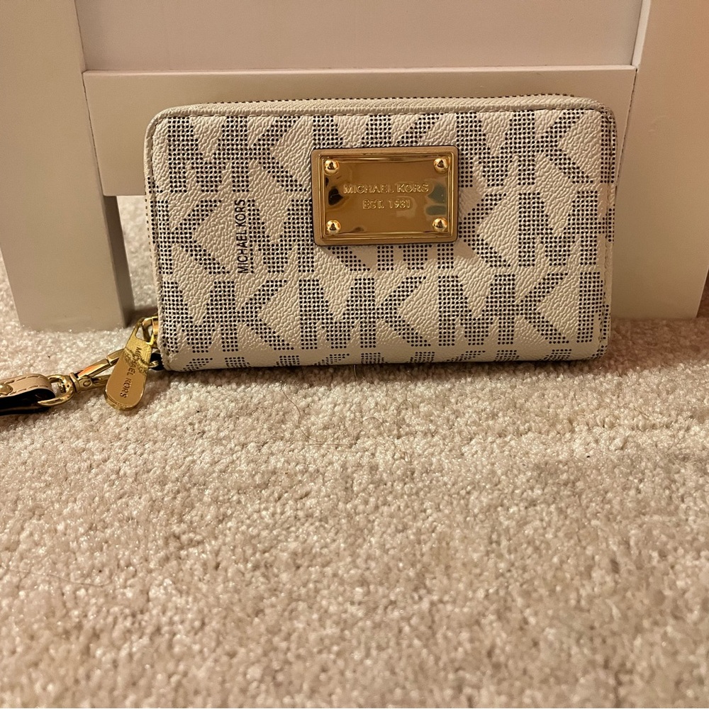 MK MICHAEL KORS Jet Set Wallet Wristlet RARE!!!!